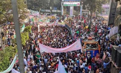 আওয়ামী লীগের বিজয় শোভাযাত্রায় নেতা-কর্মীদের ঢল