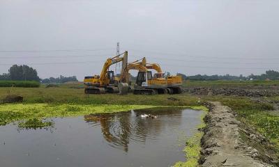 ভৈরবে অবৈধ দখলে থাকা খাল-বিল পুনরুদ্ধারে খনন শুরু 