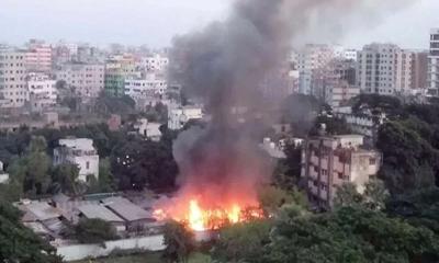 রাজধানীর উত্তরায় বস্তিতে আগুন, নিয়ন্ত্রণে ৬টি ইউনিট