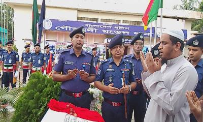 সহিংসতা সৃষ্টির চেষ্টার সংবাদ পেলে আমাকে জানান : গৌরনদীতে এসপি