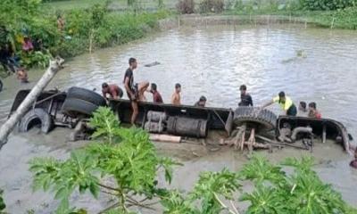 ঝালকাঠিতে বাস দুর্ঘটনা : চালকসহ ৩ জনের নামে মামলা