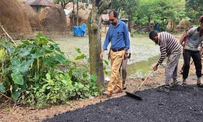 নন্দীগ্রামে দুই সড়কের কার্পেটিং কাজ সম্পন্ন