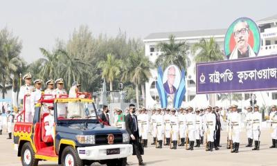 চট্টগ্রামে ‘রাষ্ট্রপতি কুচকাওয়াজে’ যোগ দিলেন প্রধানমন্ত্রী