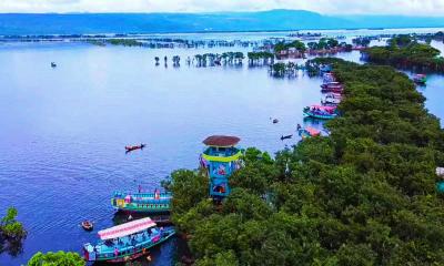 টাঙ্গুয়ার হাওরে পর্যটকদের সুবিধার্থে ওসির নির্দেশনা