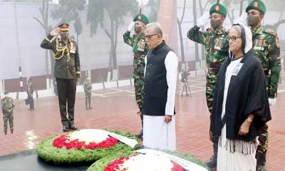 শহীদ বুদ্ধিজীবীদের প্রতি রাষ্ট্রপতি-প্রধানমন্ত্রীর শ্রদ্ধা