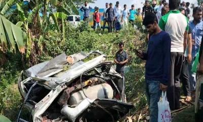 দাউদকান্দিতে মাইক্রোবাসে ট্রাকের ধাক্কায় নিহত ২