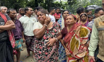 হাজীগঞ্জে বাসায় ঢুকে স্বামী-স্ত্রীকে কুপিয়ে হত্যা