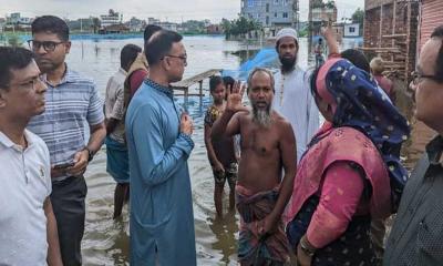 জলাবদ্ধ এলাকা পরিদর্শন করেছেন মসিক মেয়র টিটু