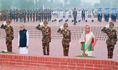 জাতীয় স্মৃতিসৌধে রাষ্ট্রপতি ও প্রধানমন্ত্রীর শ্রদ্ধা