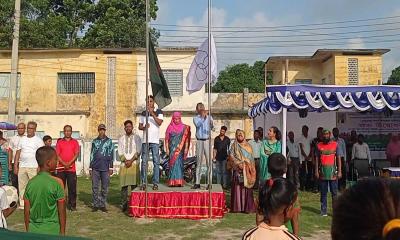 চুয়াডাঙ্গায় বঙ্গবন্ধু ও বঙ্গমাতা জাতীয় গোল্ডকাপ ফুটবল টুর্নামেন্টের উদ্বোধন