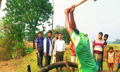 আখাউড়ায় অবৈধভাবে বালু উত্তোলন, ড্রেজার মেশিন ও পাইপ ধ্বংস 