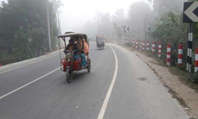 কুড়িগ্রামে বাড়তে শুরু করেছে শীত ও ঘন কুয়াশা