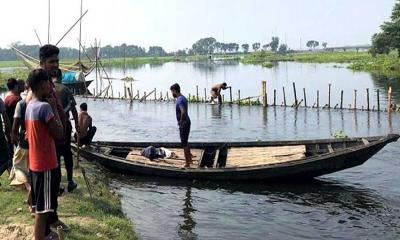 চাটমোহরে সোঁতিবাঁধে মৎস্য নিধনের উৎসব 