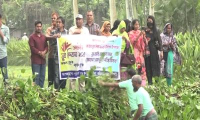 কুড়িগ্রামে যুব উন্নয়নের উদ্যোগে পুকুর পরিষ্কার কার্যক্রম 