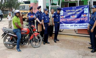 লালমনিরহাটে নো হেলমেট নো ফুয়েল জোরদারে মাঠে জেলা পুলিশ