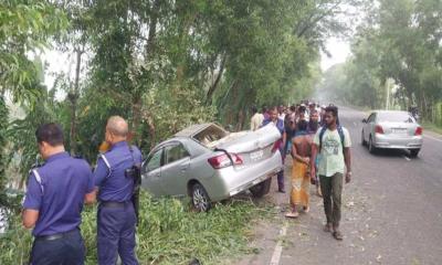  গোপালগঞ্জে প্রাইভেটকার ও ভ্যানের সংঘর্ষে ভ্যানচালক নিহত