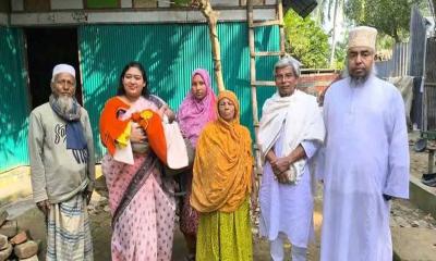 ছাত্র আন্দোলনে শহীদ রুবেলের নবজাতক শিশুপুত্রকে দেখতে গেলেন দেবিদ্বার ইউএনও