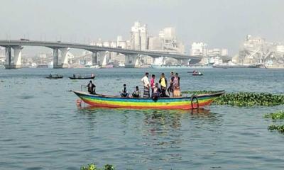 মেঘনায় বাল্কহেড থেকে পড়ে শ্রমিক নিখোঁজ