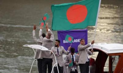 অলিম্পিকের জমকালো আয়োজনে বাংলাদেশ দল