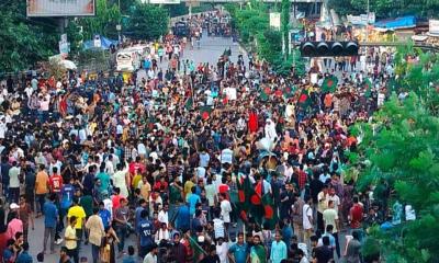 কোটা বাতিলের দাবিতে আজ সারা দেশে সড়ক অবরোধ