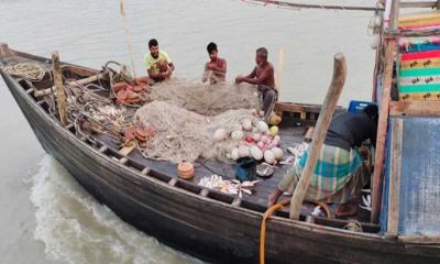 পদ্মা-মেঘনায় আজ থেকে ইলিশসহ সব ধরনের মাছ ধরা নিষিদ্ধ