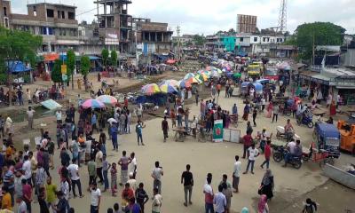 গাংনীতে গোল চত্বরের দাবিতে সড়ক অবরোধ