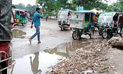 নান্দাইল চৌরাস্তায় ড্রেনেজ ব্যবস্থার বেহাল দশা 