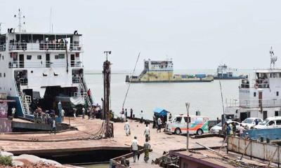 ১০ ঘণ্টা পর পাটুরিয়া-দৌলতদিয়ায় ফেরি চলাচল শুরু