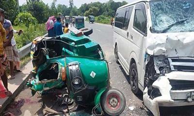 সিরাজগঞ্জে মাইক্রোবাস-সিএনজির সংঘর্ষে নিহত ৫