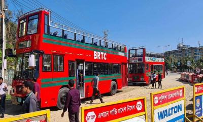 পর্যটকদের জন্য ছাদখোলা বাস উদ্বোধন করলেন প্রধানমন্ত্রী