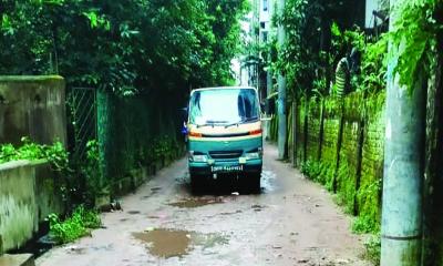 ড. ইউনূসের বাবার নামের সড়কটি সংস্কার হচ্ছে