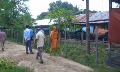 ঈশ্বরদীতে আবাসিক এলাকায় স্থাপিত পোল্ট্রি ফার্মের বিরুদ্ধে এসিল্যান্ডের হুঁশিয়ারি 